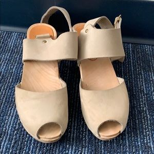Bryr Miranda Clogs size 7/EU 37